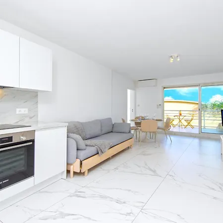 Proche Monaco - Joli Deux Pieces Renove - En Apartamento